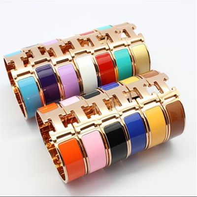 Hermes Lucida Couples Clic H Bracelet Rose Gold Pendant Medium Multi-Color Design Classy 