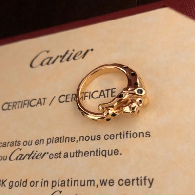 Copy Panthè Re De Cartier Prone Posture Onyx Spot Detail Gold Closed Ladies Fashion Ring Best Discount Jewelry