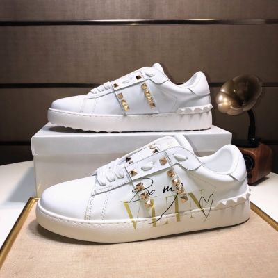 Unisex Valentino Garavani Polished Gold Rockstud Untitled White Calfskin Lace-up Sneakers Trainer Low Price LY0S0931BHS 0BO