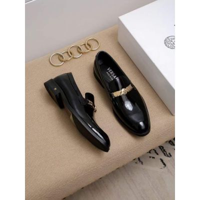  Versace Sleek Style Black Cow Leather Fashion Golden Medusa Signature Detail Loafers Male Business Shoes   