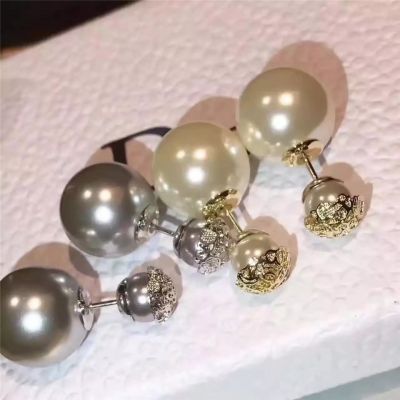 Christian Dior White/Grey Pearls Lace Decoration Stud Earrings 2018 Summer Autumn Collection