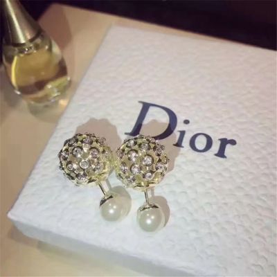 Christian Dior Crystals Pearl Round Ear-Stud Yellow Gold Plated Modern Style Fine Women Jewelry