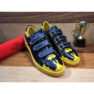 Celebrity Style Valentino Spider Man Pattern Black-Yellow Bi-color Mens Velcro Strap Calfskin Leather Studs Sneakers 